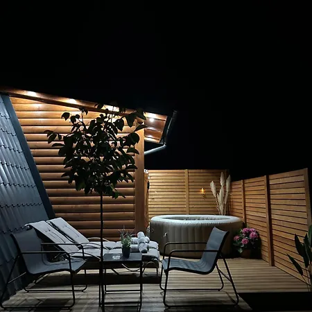Honey Glamping Resort With Jacuzzi توميسلاف غراد المظهر الخارجي الصورة