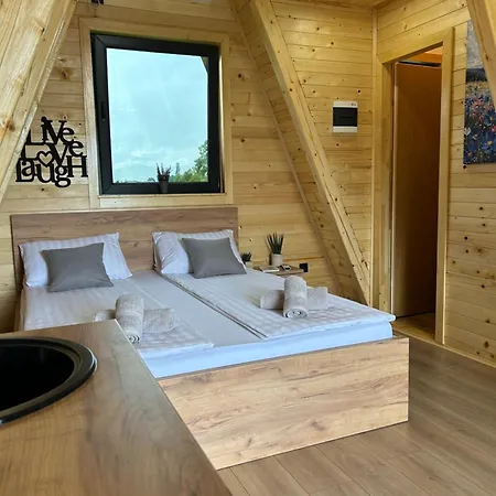 Honey Glamping Resort With Jacuzzi توميسلاف غراد المظهر الخارجي الصورة