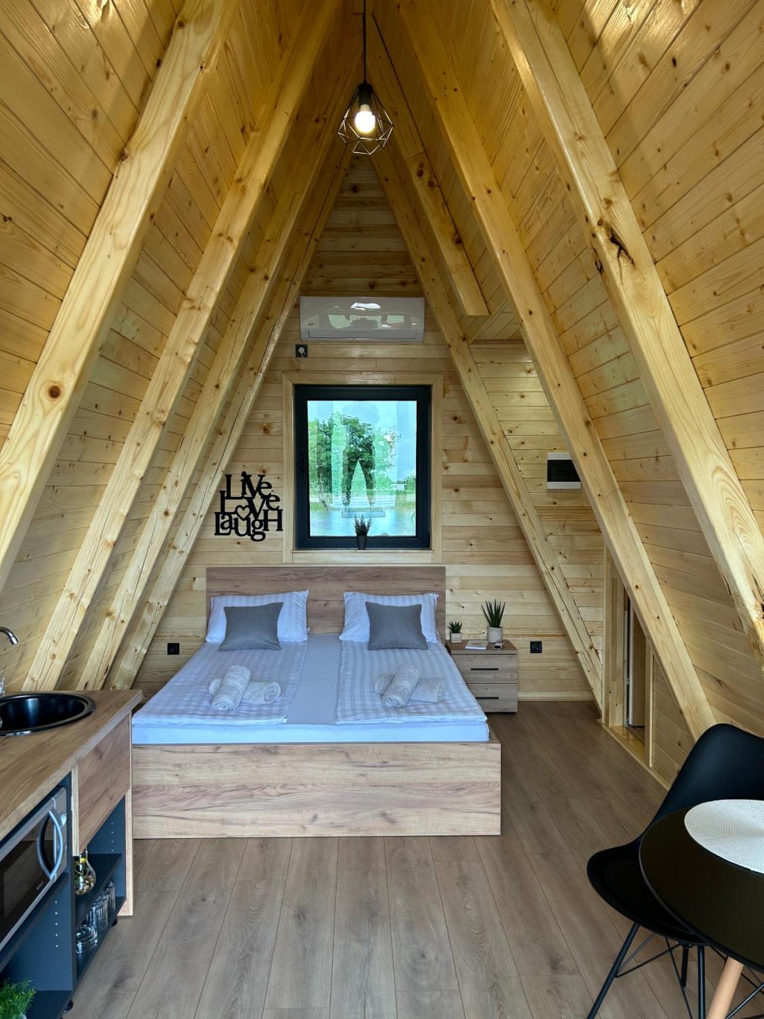 Honey Glamping With Jacuzzi Chalet *