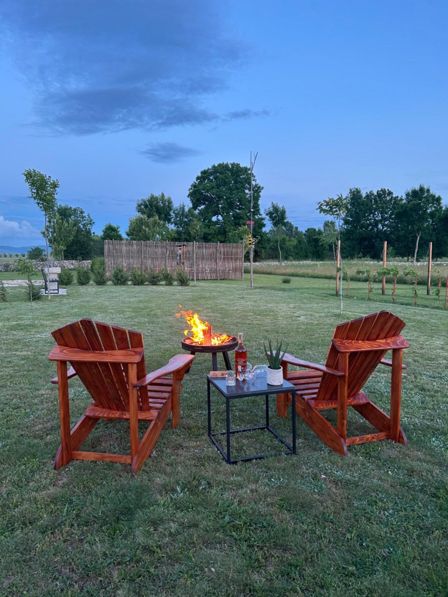 Honey Glamping With Jacuzzi Chalet *