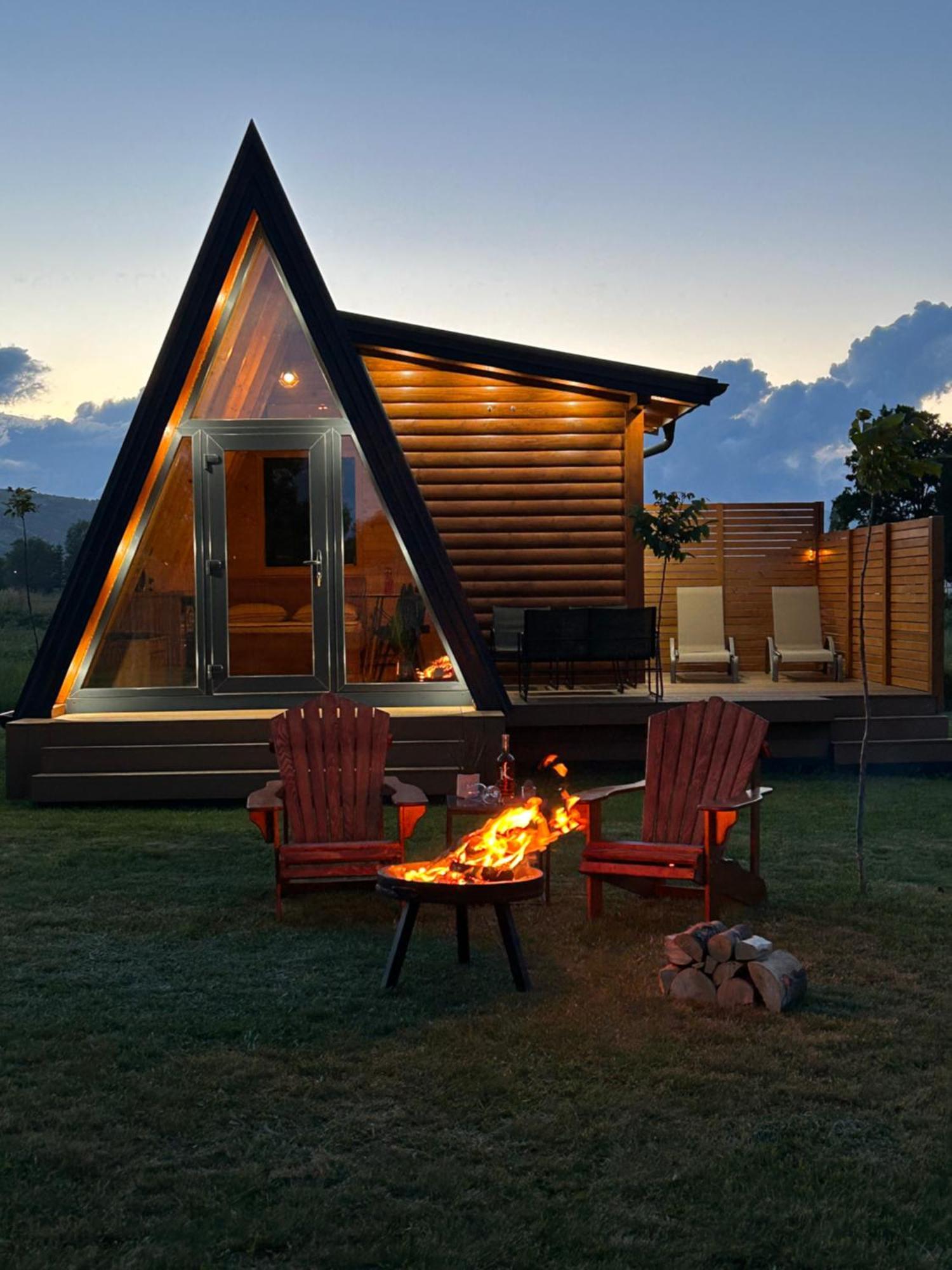Honey Glamping With Jacuzzi Chalet *
