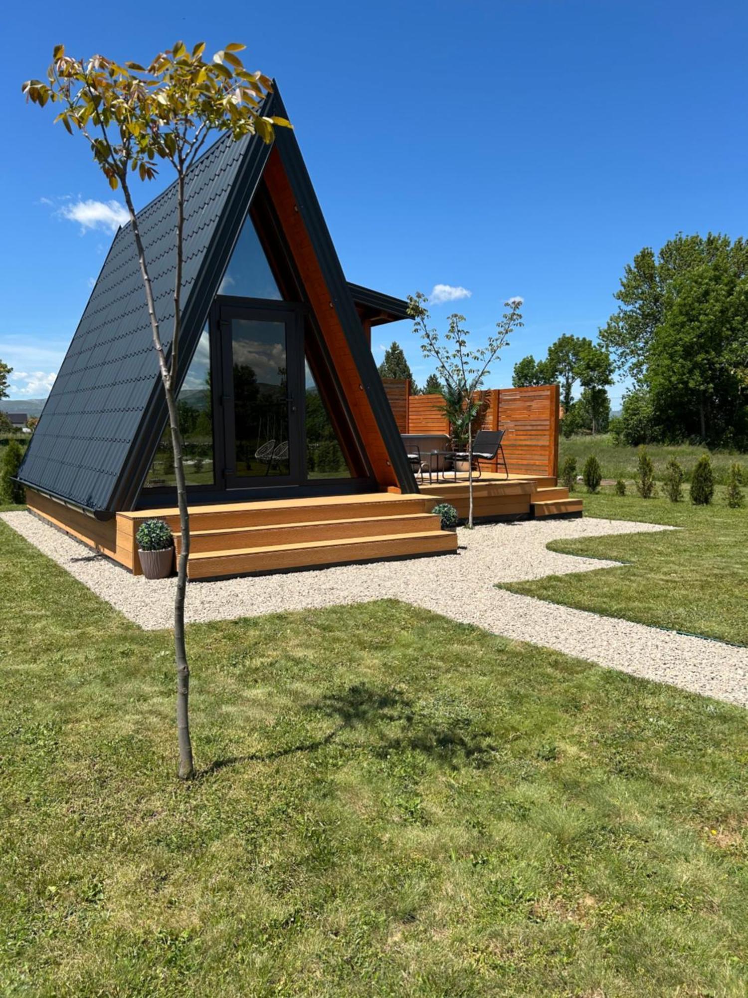Chalet Honey Glamping With Jacuzzi